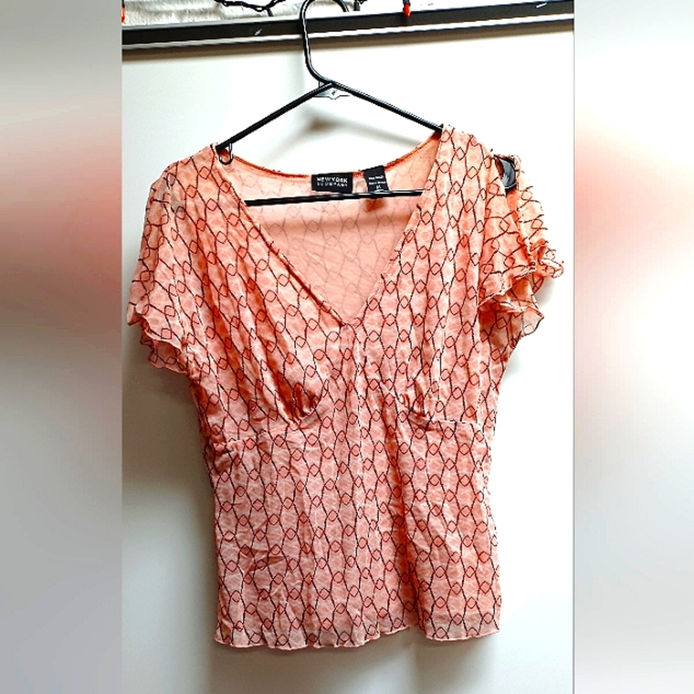 Cute blouse for the office!